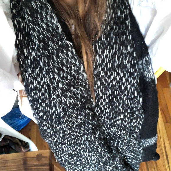 Scarf - Picture 4 of 4